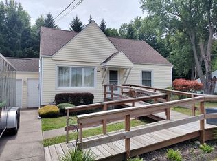 6282 Dorchester Rd, Lockport, NY 14094