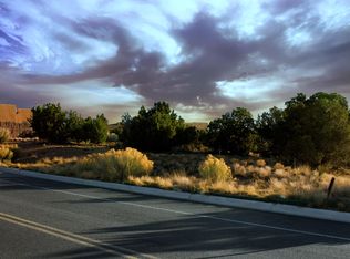 90 Avenida Aldea, Santa Fe, NM 87507