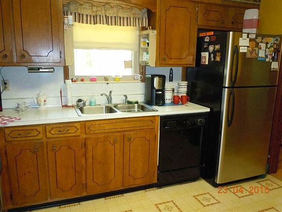 3rd image of 1400 Falcon Dr SE