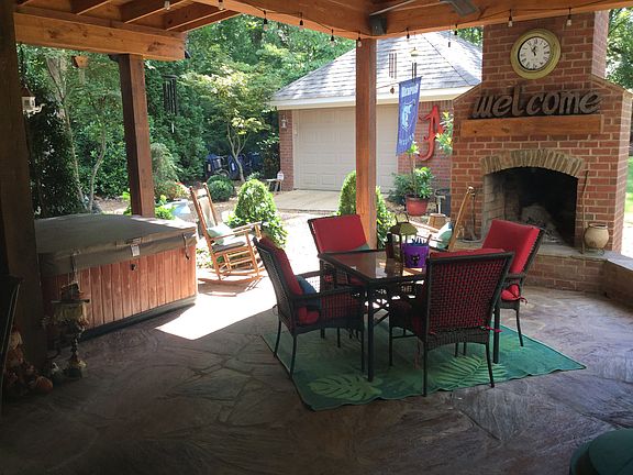 3rd image of 245 Woodsedge Dr