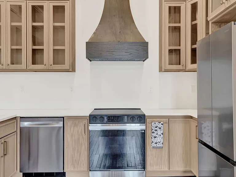 307 E Liberty St — Photo 15