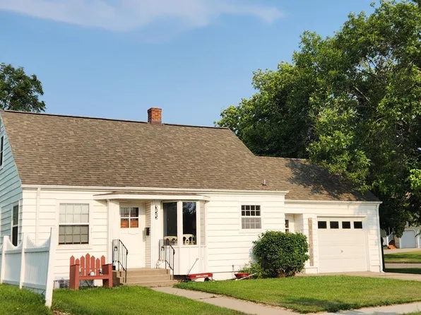 355 5th Ave NW, Valley City, ND 58072