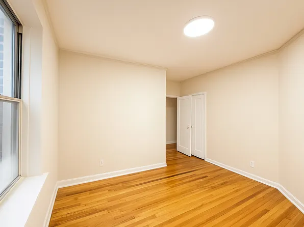 915 East 17th Street image 12 of 12