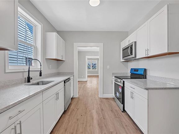 2nd image of 3941 Omohundro Ave #1