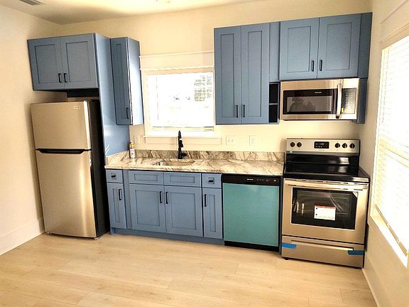 2nd image of 4080 Biltmore Ave #1