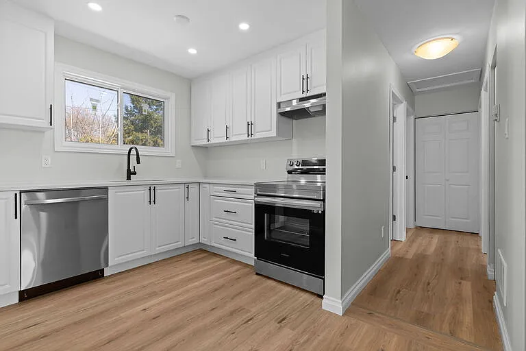 1199 Montreal St #1 — Photo 8