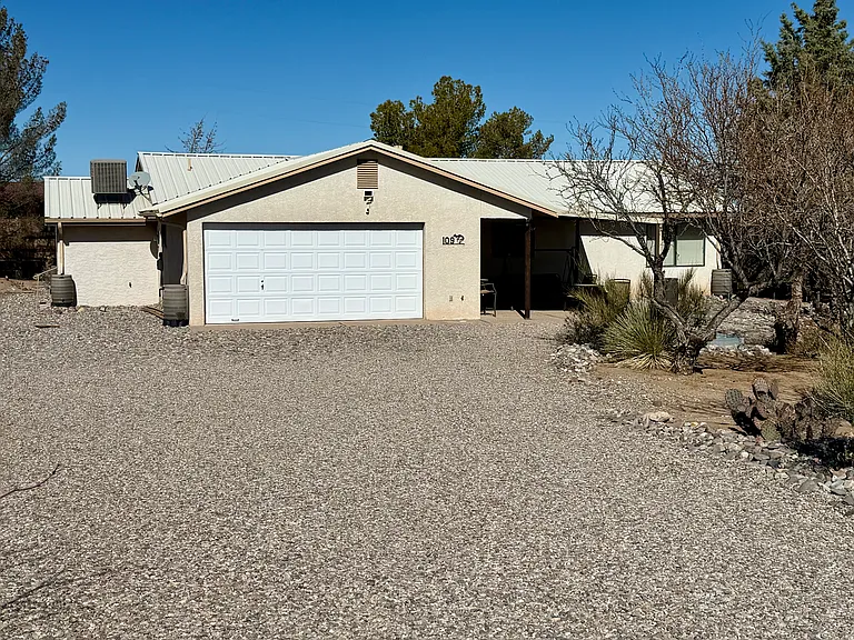109 Mimbres Rd — Photo 1