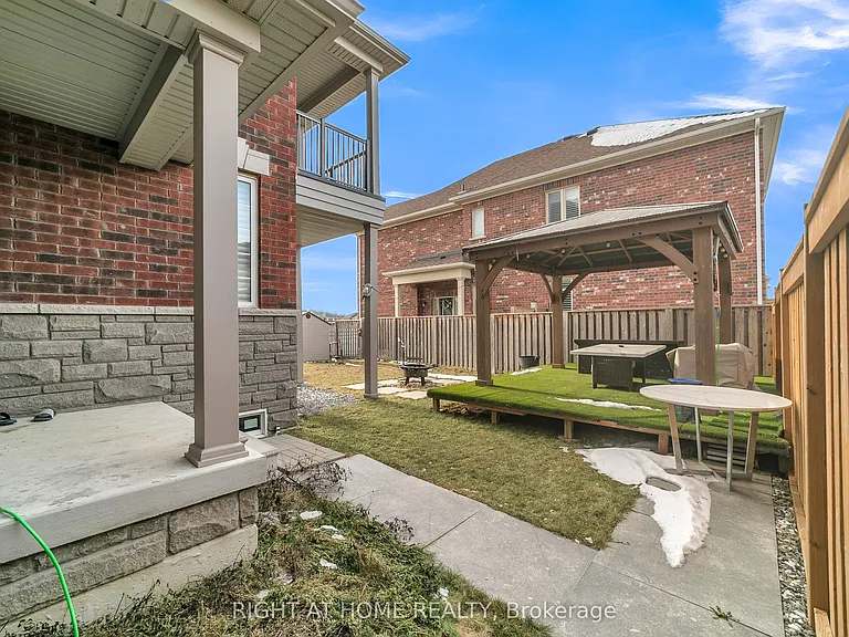 126 Blackwell Cres — Photo 9