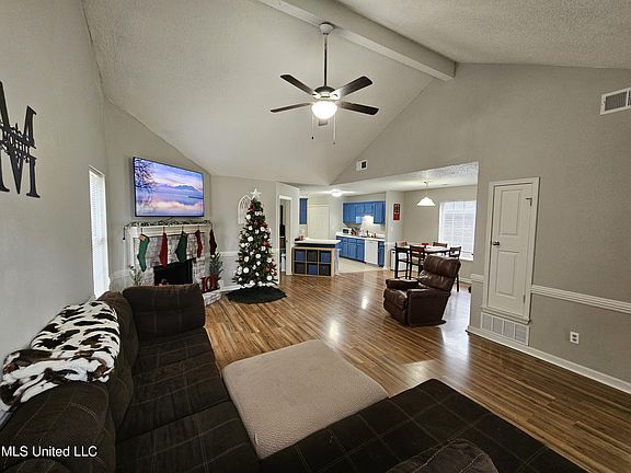 3rd image of 7151 Lynnease Dr