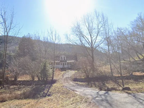 29 Acorn Creek Rd, Clayton, GA 30525