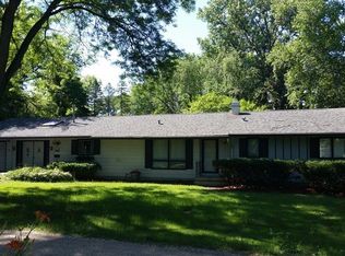 4795 Iroquois Dr, Algonquin, IL 60102