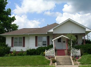 802 W Boulevard St, Marion, IL 62959