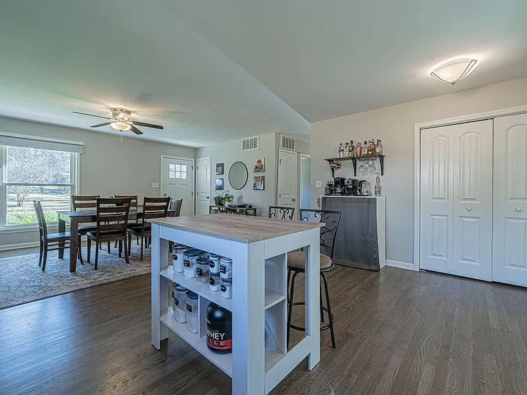 3322 Bell Dr — Photo 9