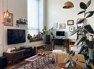 1828 S Leavitt St #201, Chicago, IL 60608