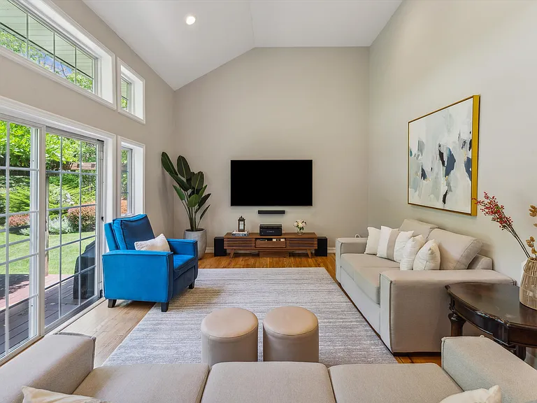 39 Hollow Ln — Photo 6
