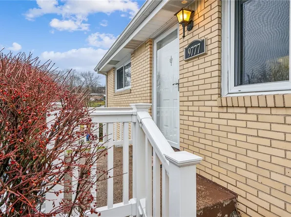 9777 Don Dr, North Huntingdon, PA 15642