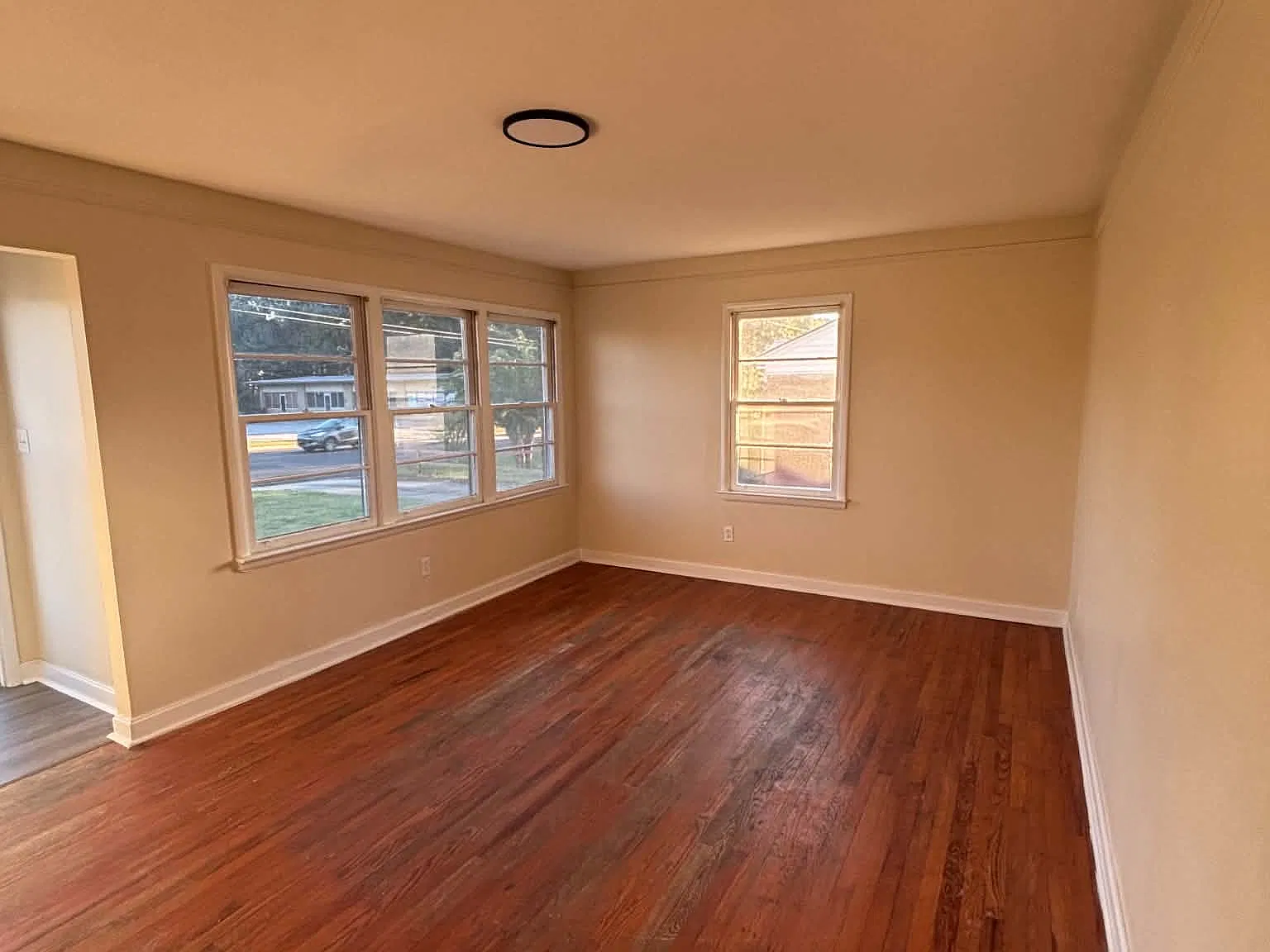 607 Durst Avenue East - 1 — Photo 4