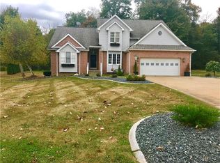 324 Hearthstone Dr, New Castle, PA