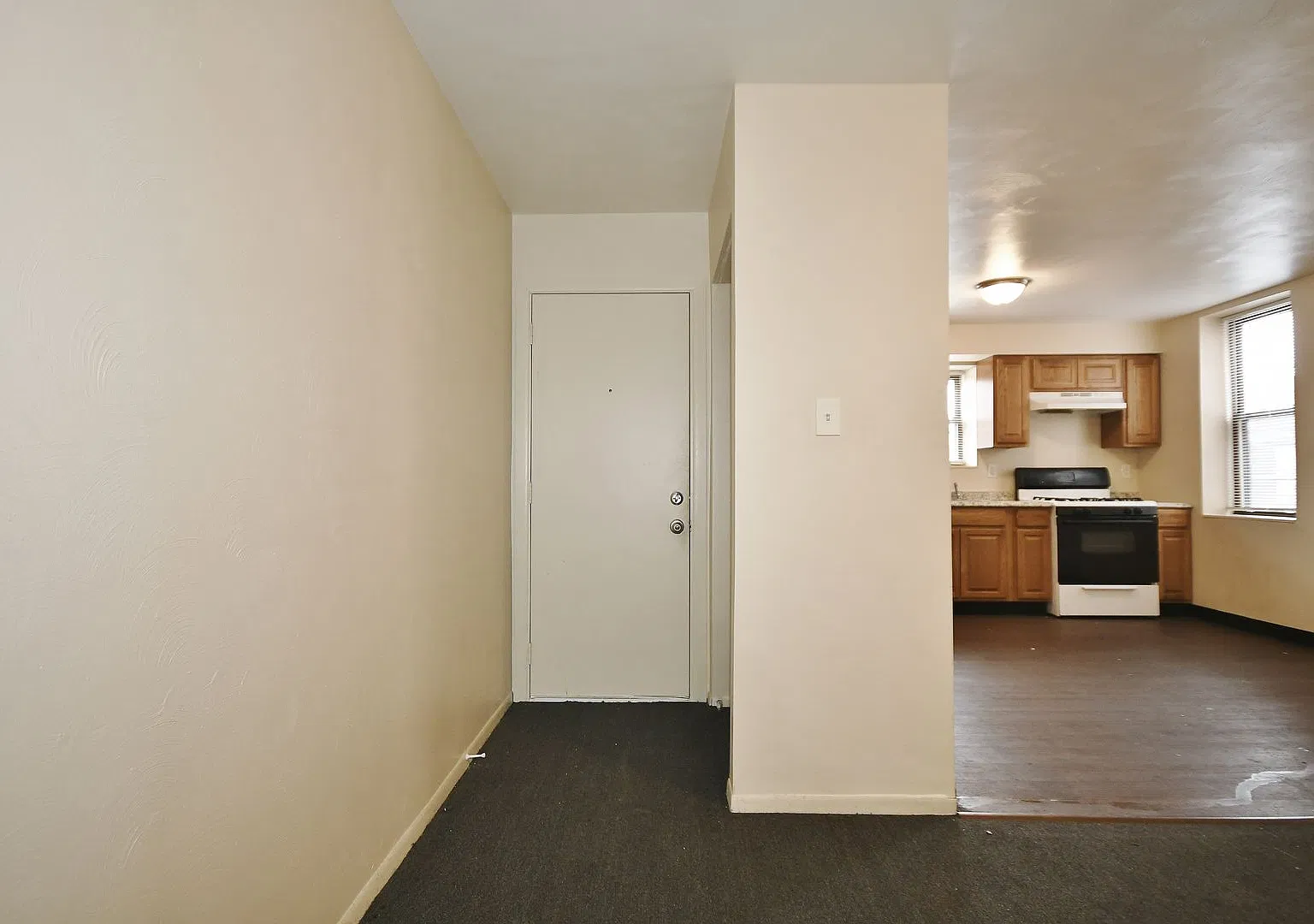 325 Ella Street — Photo 4