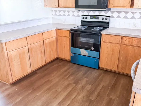 Updated 4-plex unit, 338 S 40th St APT C, Killeen, TX 76543