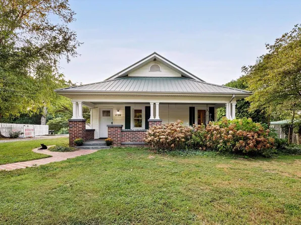 1120 S Lewis St, Bloomfield, IN 47424