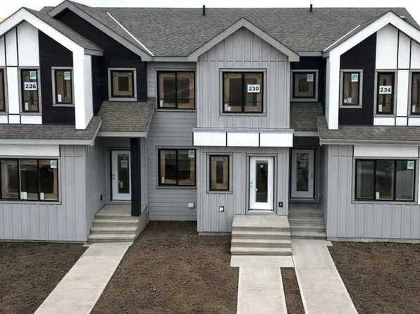 222 W Heartwood Parade SE, Calgary, AB T3M 2K1