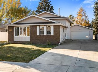 1720 65th St NW, Edmonton, AB T6L 1S2