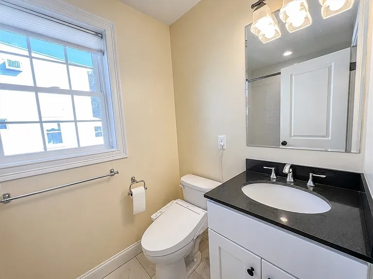 16 Mott St #16 — Photo 12