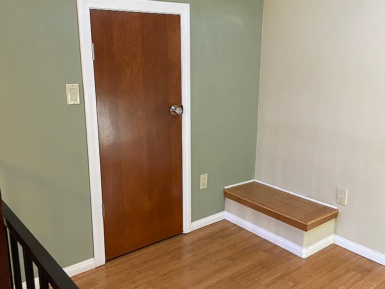 4633 Ingraham St #D — Photo 11