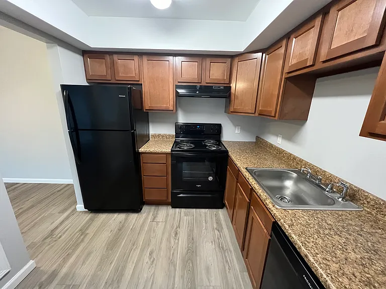 Fountainview East Apartments — Photo 24