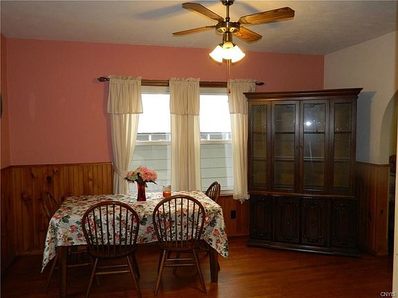 4th image of 254 Girard Ave
