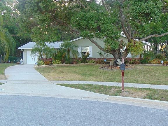 3rd image of 220 Melissa Ct