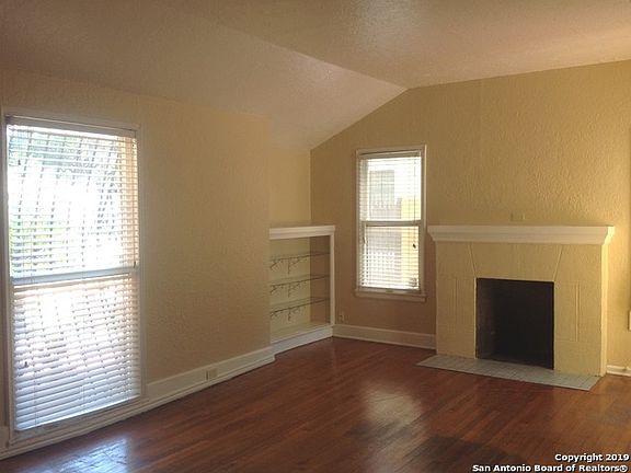 4th image of 1434 Fulton Ave