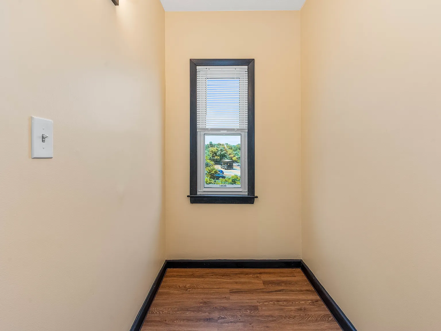 3 bed, 1200 sqft, $2,850 — Photo 4