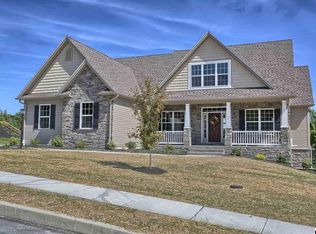 2 E Red Gold Cir, Camp Hill, PA 17011