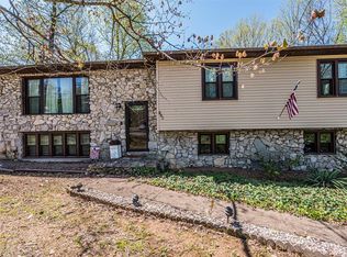 128 Shady Oak Dr, Central City, KY 42330