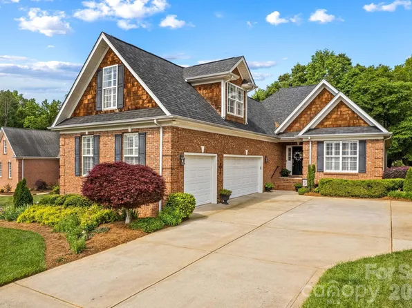 7767 Saint Andrews Ln, Stanley, NC 28164