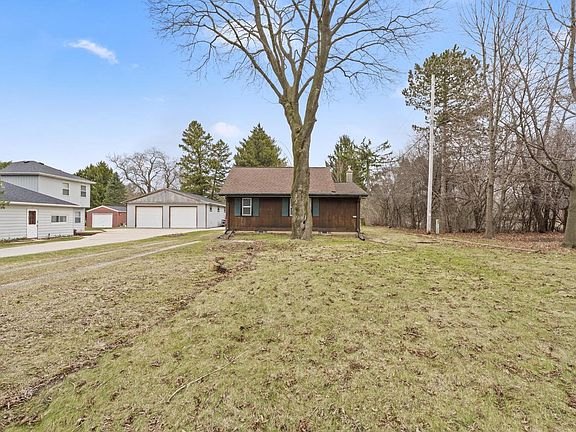 3rd image of 8438 N 68th STREET