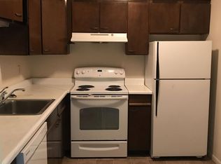 940 7th Ave APT 5, Camanche, IA 52730
