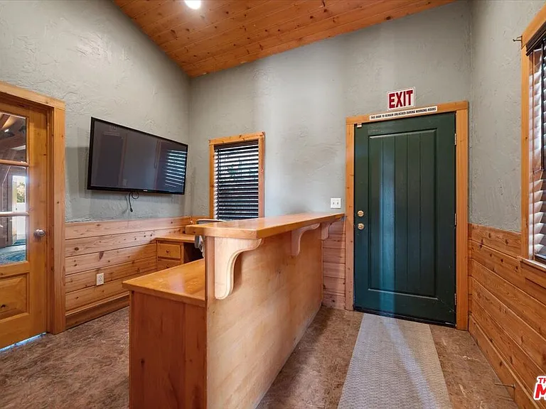 220 Hans Pl — Photo 49