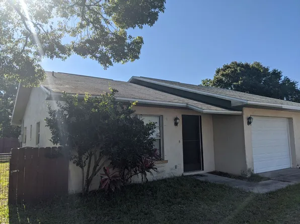 142 E Towne Pl, Titusville, FL 32796