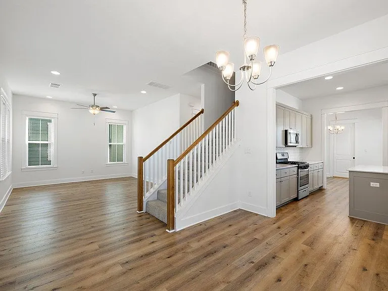 1102 Twain St — Photo 10