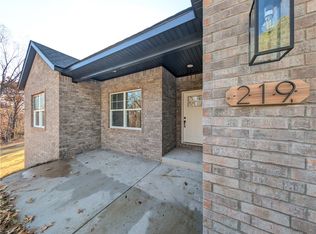 219 Stoneykirk Dr, Bella Vista, AR 72715
