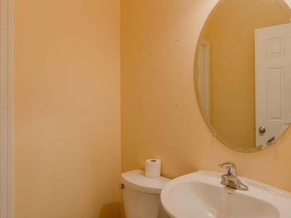 4th image of 660 Braeside Dr SE #53