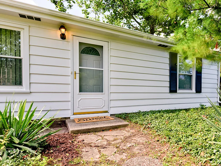 1514 N Washington St — Photo 4