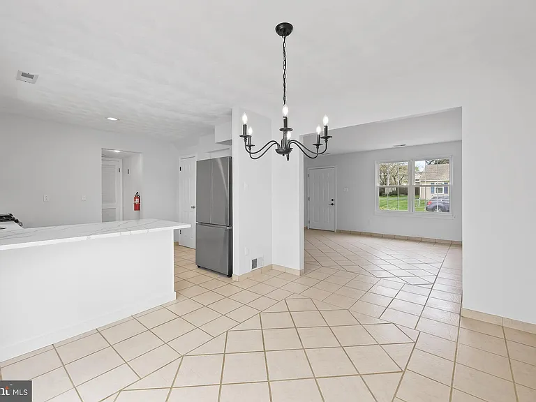 315 Catalano Ln — Photo 8
