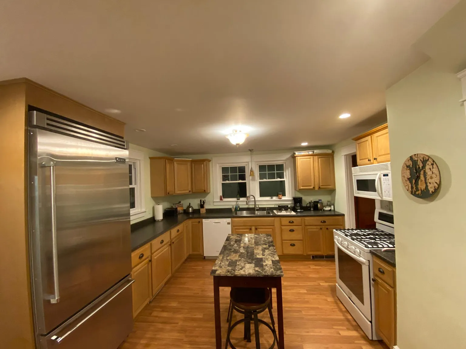 661 Aquidneck Ave — Photo 3