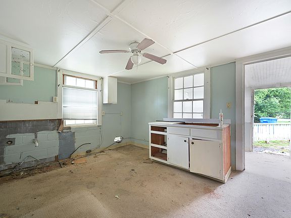 3rd image of 620 McAdams Rd