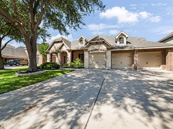 2212 Hobby Falcon Trl, Grand Prairie, TX 75052