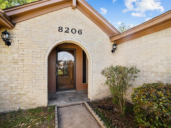 2nd image of 8206 Pincay Oaks Ct